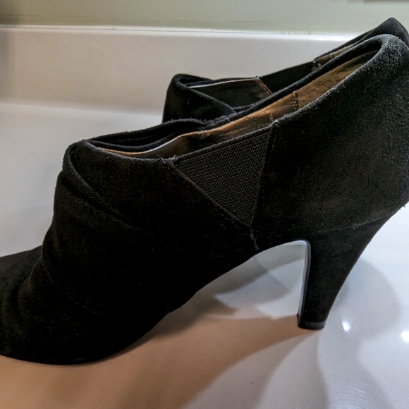 Black Suede Heeled Ankle Boot size 7.5 - Picture 3 of 7
